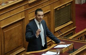 ilias-kasidiaris-parlement_grec