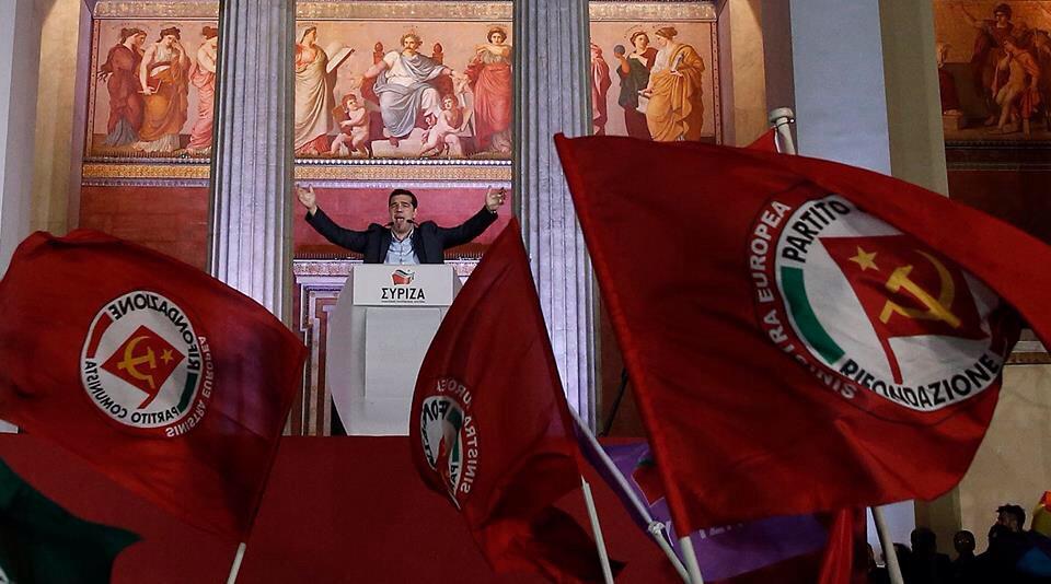 Syriza et ses drapeaux communistes