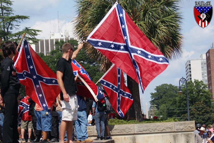 Manifestation en juillet 2015 pour défendre le drapeau confédéré