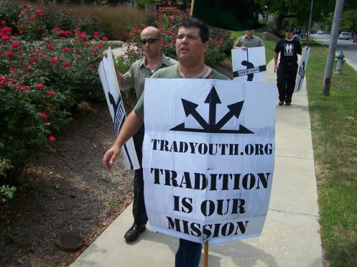 Matthew Heimbach lors d'une manifestation : "La tradition est notre mission"