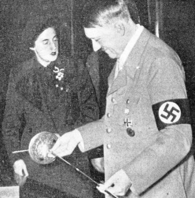 Épée de Ferdinand Le Catholique offerte par Pilar Primo des Rivera au Führer