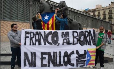 espagne-expo-antifranquiste-attaquee-par-independantistes-catalans-1