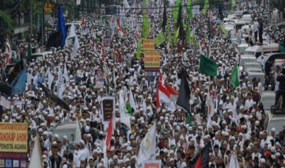 indonesie-nouvel-manifestation-islamiste-contre-le-gouverneur-chretien-de-jakarta